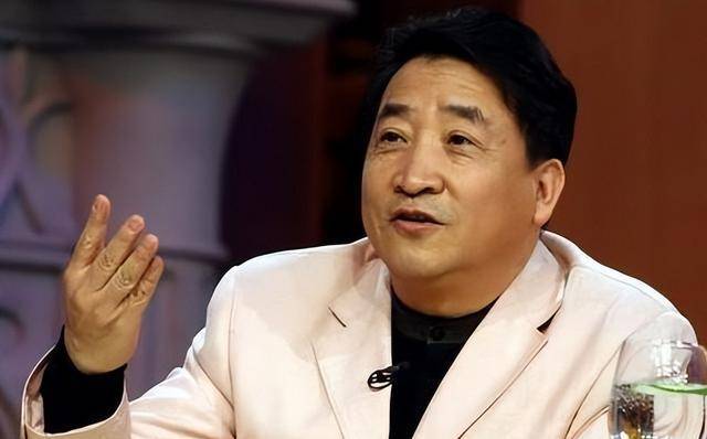 回顾唐杰忠患病离世1年后儿女为遗产闹得头破血流还上法庭