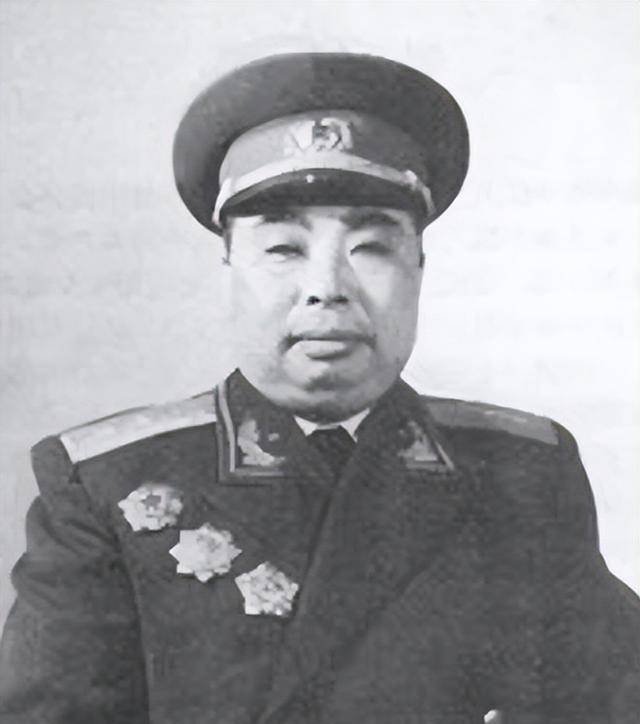 原创1969年李赤然被免职吴法宪派人找他不愿回空军可到大军区任职
