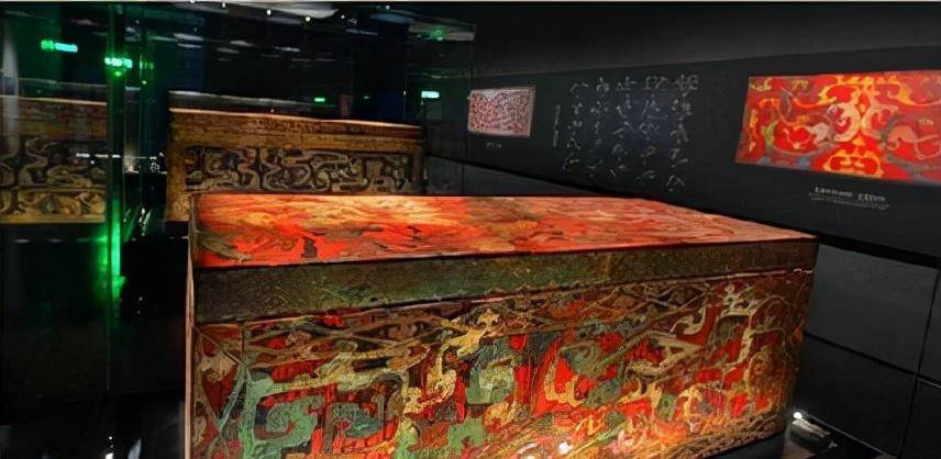 原创原创女尸生孩子吓坏笨蛋盗墓贼那些千年古墓中到底隐藏了什么