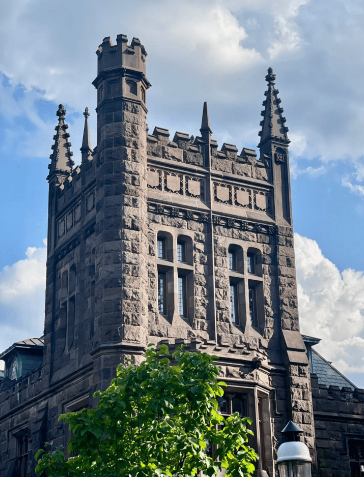 技术领域,著名的大学有多伦多大学,麦吉尔大学,英属哥伦比亚大学等