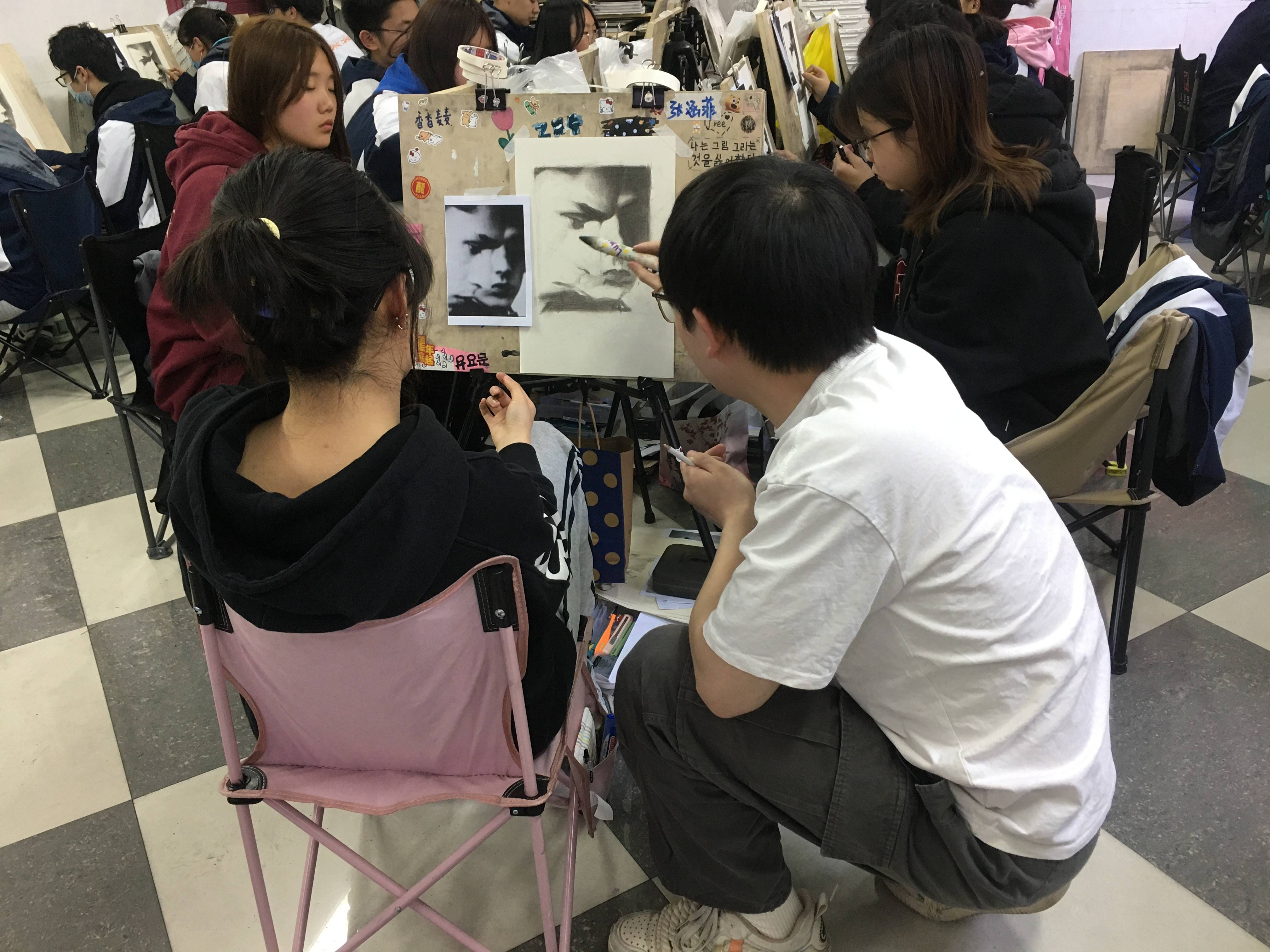 西安美术生集训日常_同学_生活_师哥