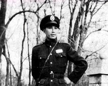 老蒋为何怒斥:虎父犬子_黄效先_李纯当_邱清泉