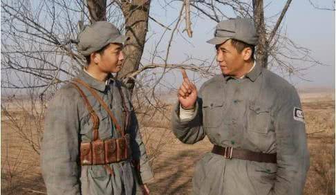 经过层层选拔,1946年9月才参军,年龄刚刚才18岁的,来自盐城县上冈镇