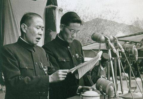 原创张经武主政并改革西藏长达13年授衔时主动降为中将享年65岁