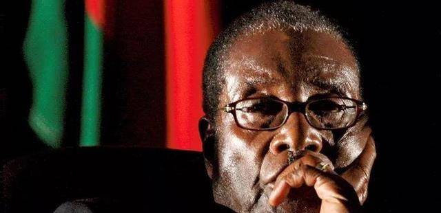 他执政40年把国家搞穷,100万亿不够买个面包_穆加贝_罗德西亚_黑人