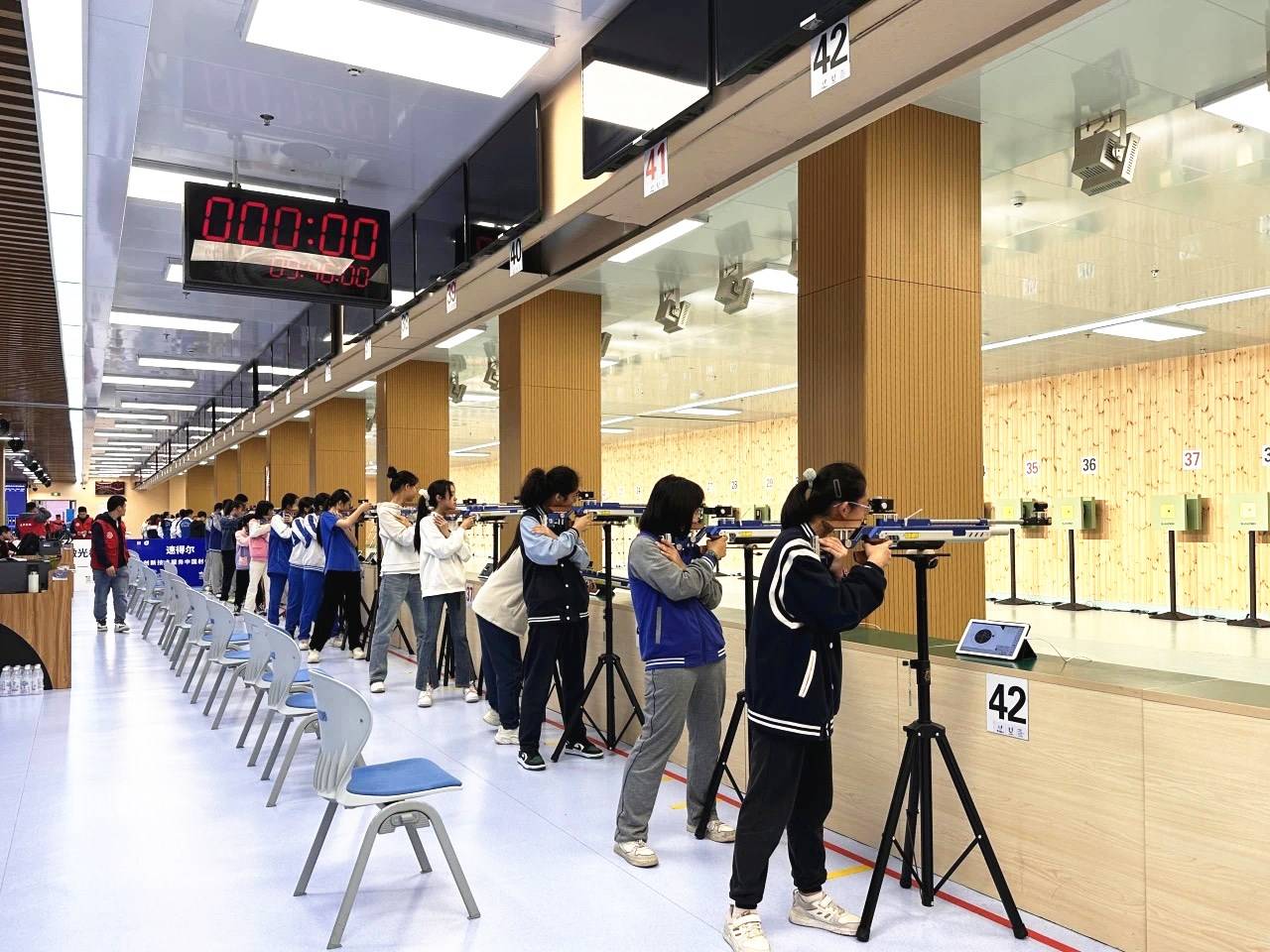 成都市青少年射击锦标赛,新川学子揽获4个团体赛第一,6个个人奖第一!
