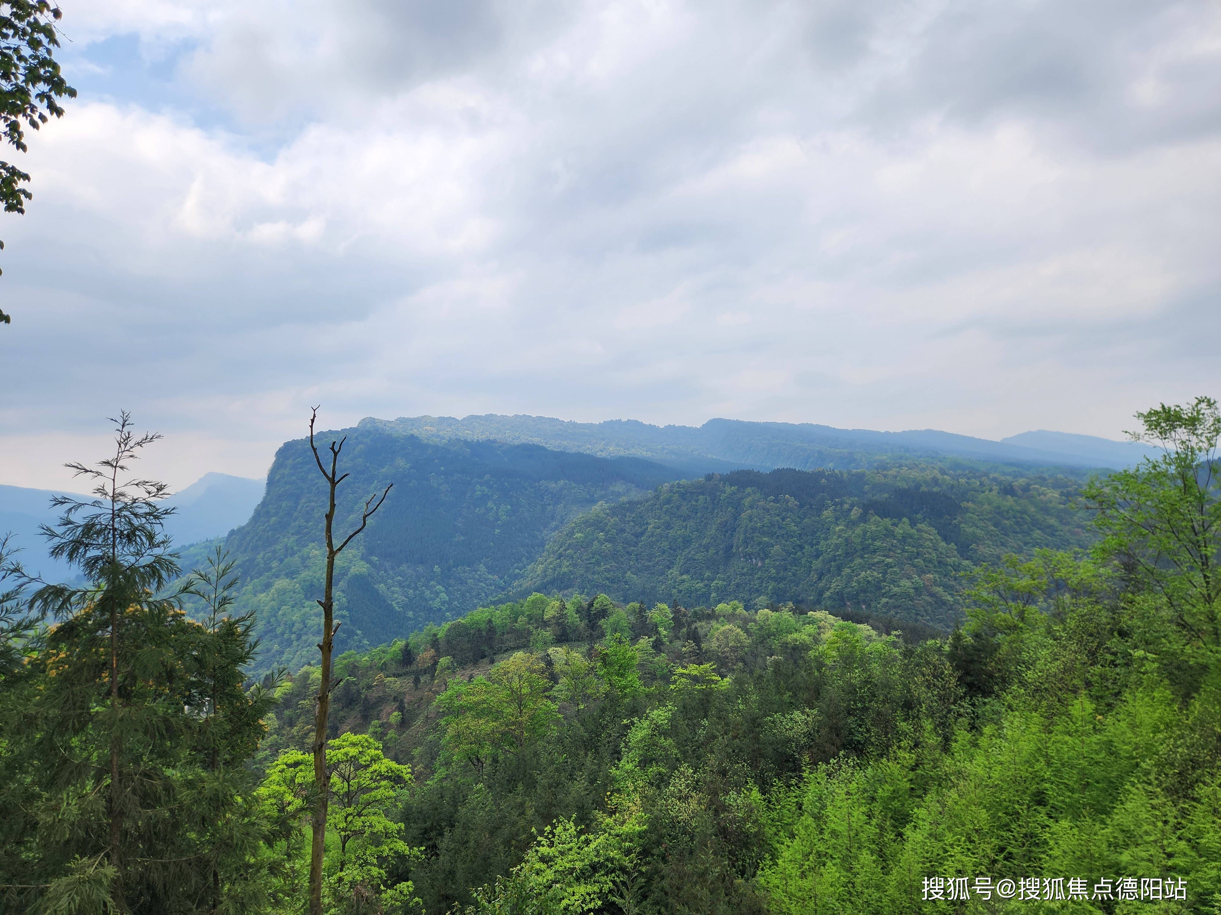 2024最新消息四川雅安世外乡村海子山国际生态康养旅游基地售楼处电话