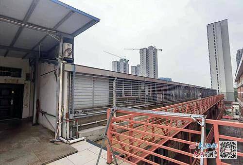 教学楼顶加盖30间教职工宿舍南昌市正大学校被指违规搭建