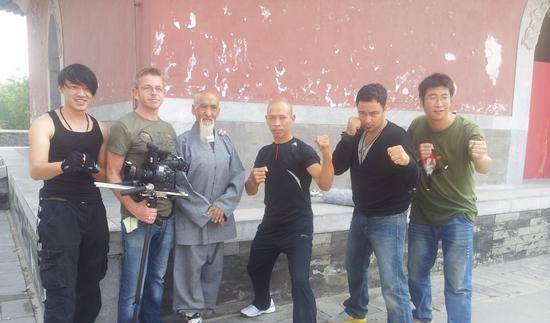 民间高人李连贵60年苦练缩骨功骨头可错位重叠可惜没人学