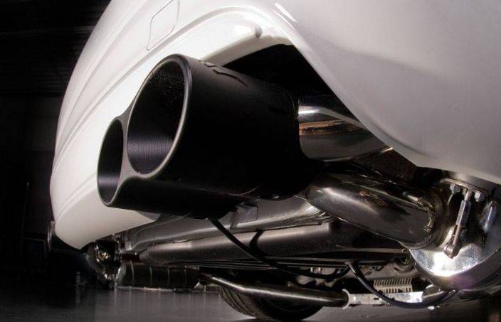 排气管位于车辆发动机排气歧管与消音器之间,承担着连接排气系统的