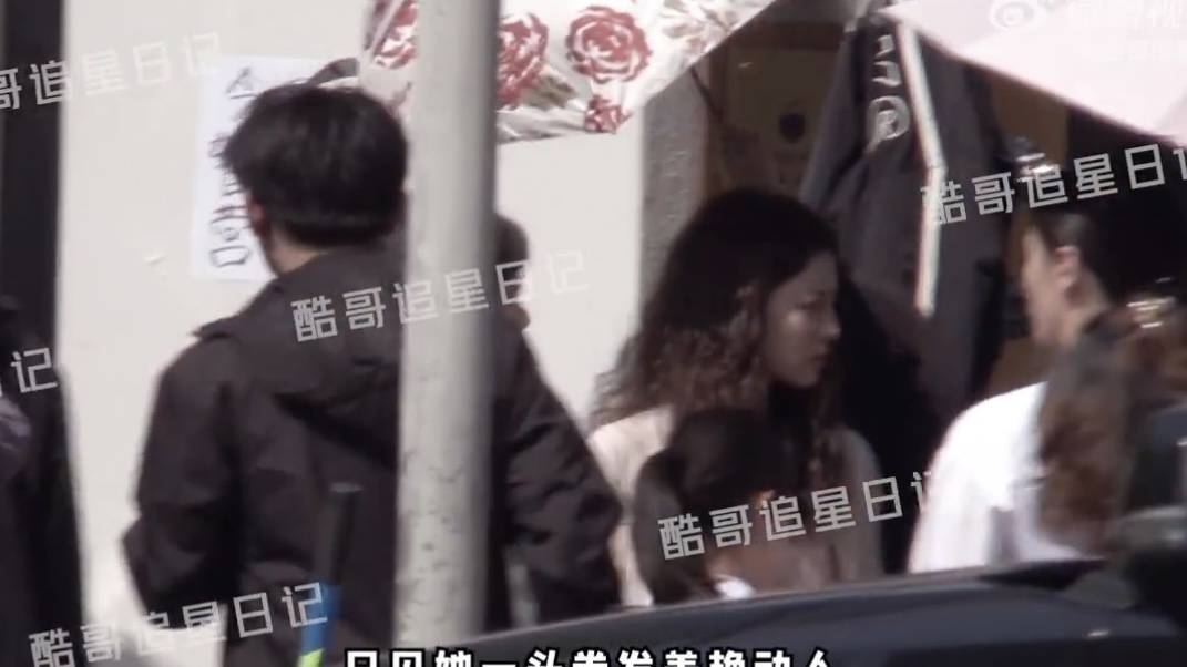 侯雯元陪钟楚曦上班 收工后一起离开感情甜蜜-搜狐大视野-搜狐新闻
