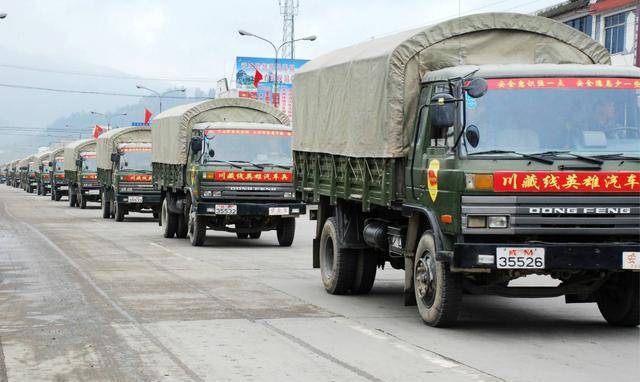 原创开着卡车往返这条死亡公路的我国军人出发前先留遗书给家人