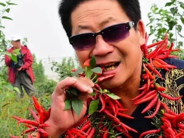 原创辣王李永志靠吃辣圈粉1200万得胃病后被资本抛弃现状如何