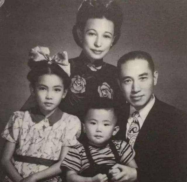 原创谢婉莹从名媛到养猪扫厕所她无一句抱怨依旧优雅一生