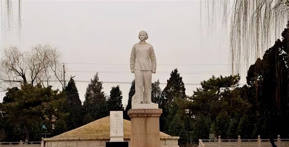 "少年英雄"刘胡兰15岁从容走向铡刀,包庇寡妇的叛徒却活到1963年_胡子