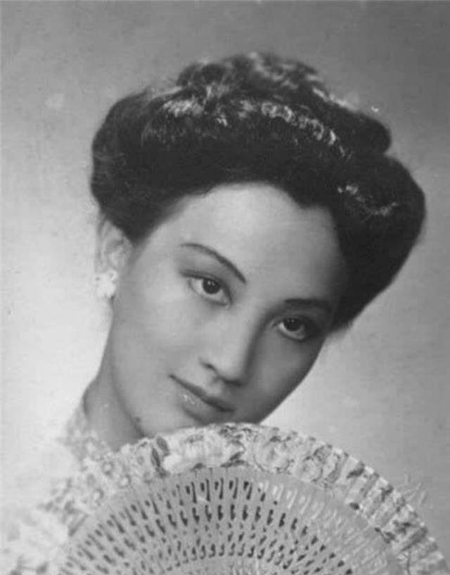 原创谢婉莹从名媛到养猪扫厕所她无一句抱怨依旧优雅一生