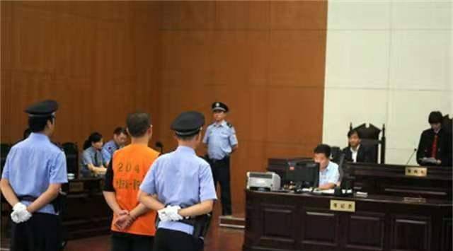 可是闫卓却不想接受这个结果,他哭诉请求陈海燕让他再见见陈静,陈海燕