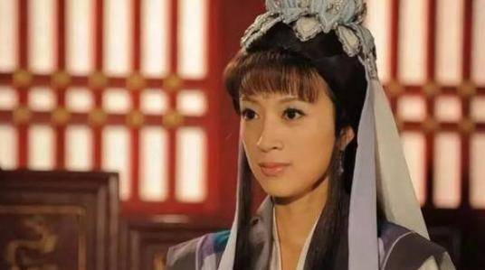 6岁女孩当众作诗,众人皆赞赏,父亲叹息:不检点,送她去道观_李秀兰