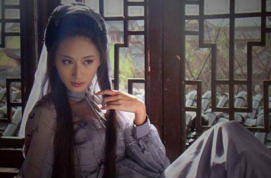 6岁女孩当众作诗,众人皆赞赏,父亲叹息:不检点,送她去道观_李秀兰