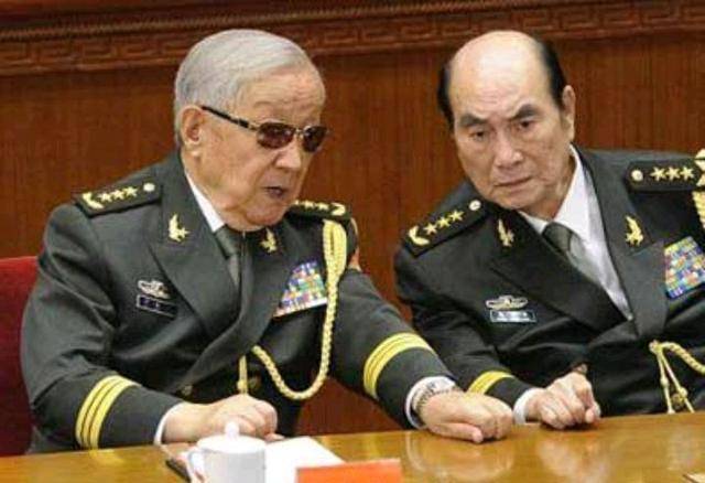 原创迟浩田上将6年从师政委升为副总长56岁就当上了济南军区政委