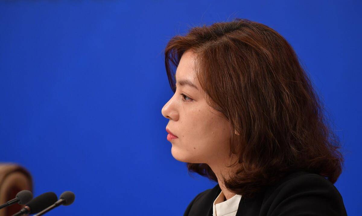 原创冷艳翻译张京在外交场上始终立于不败之地中式口音又何妨