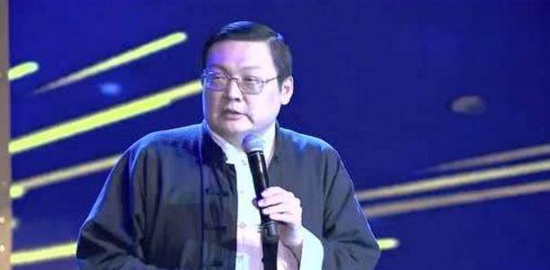 原创余秋雨儒雅博学老梁为何说他假斯文韩寒的评价值得借鉴