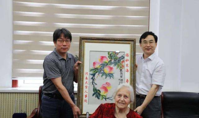 获总理特批绿卡,河南话说得特溜_吴雪莉_生活_国旗