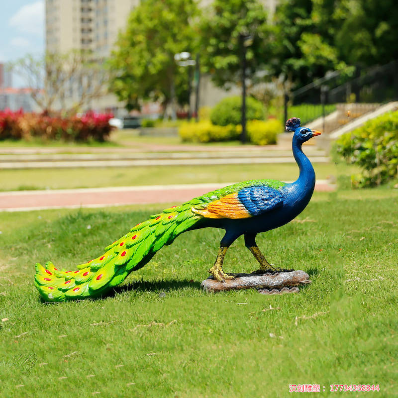 玻璃钢仿真孔雀雕塑 园林景观动物摆件小品