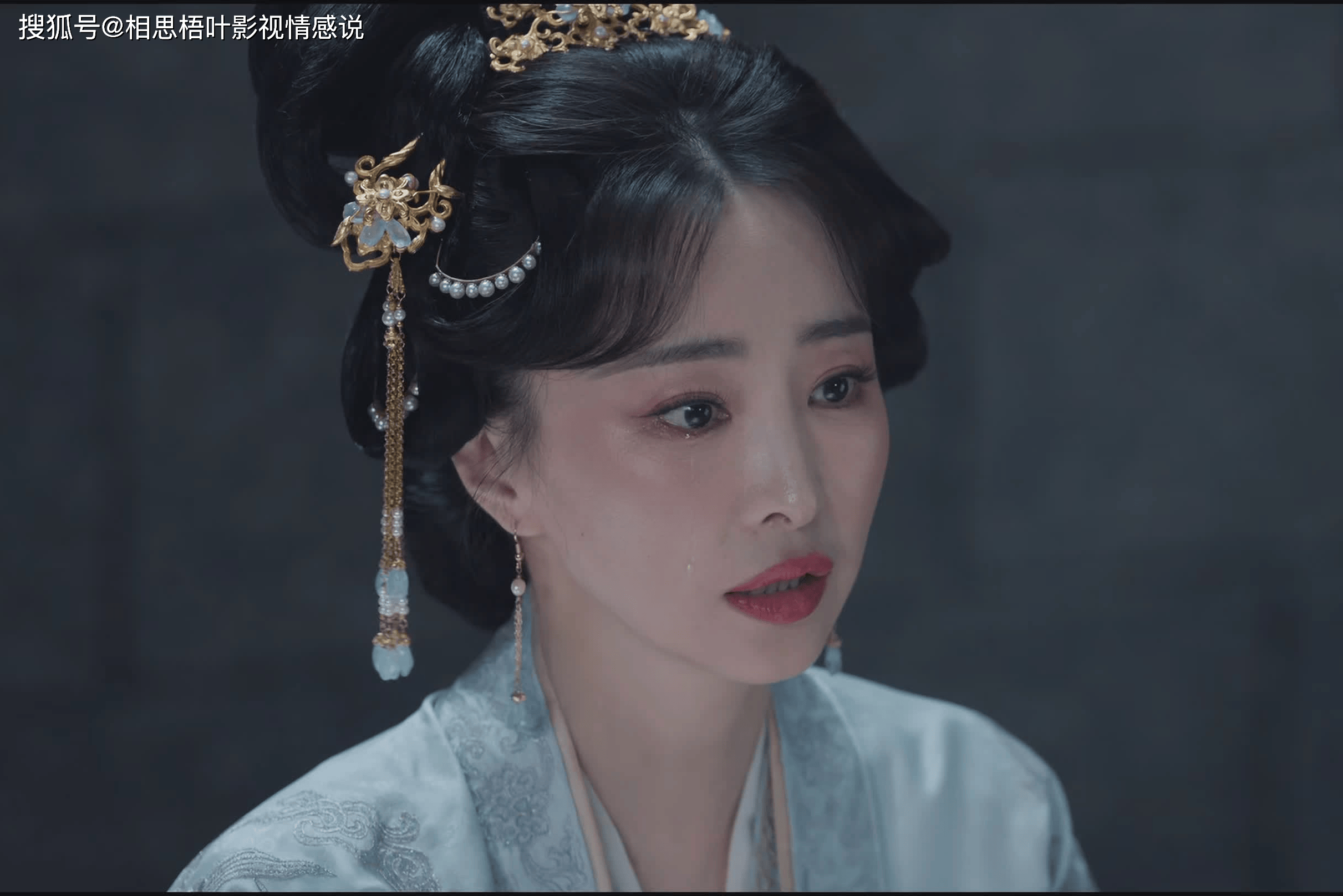 《惜花芷》萧氏:愿作鸳鸯不羡仙,得成比目何辞死,却是真情错付