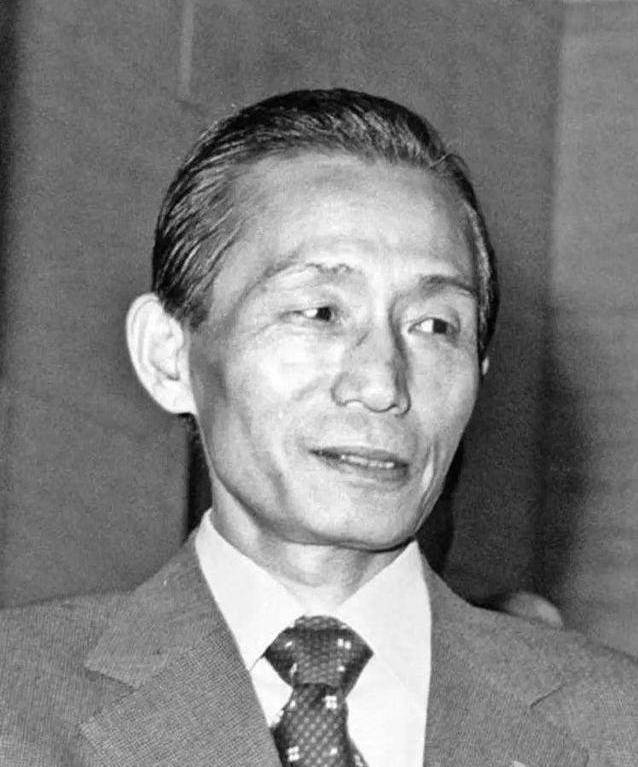 枪杀朴槿惠父母的文世光和金载圭,最后结局都怎么样了?