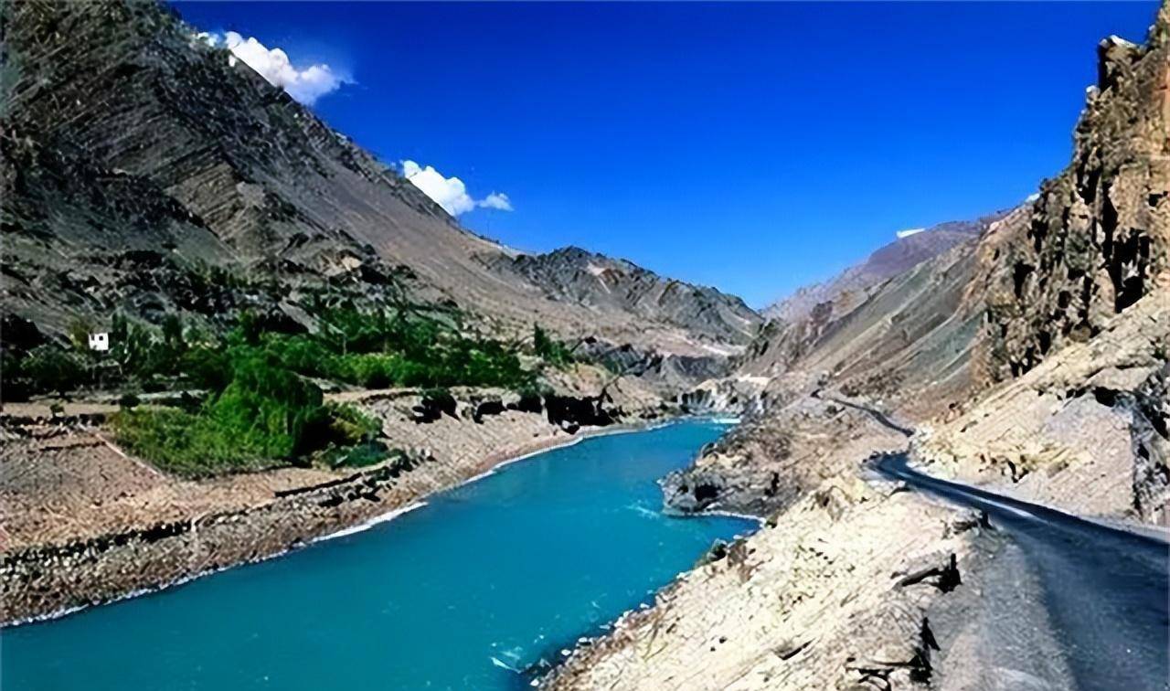 被印度非法占据的我国领土,人口只有26万,面积却相当6