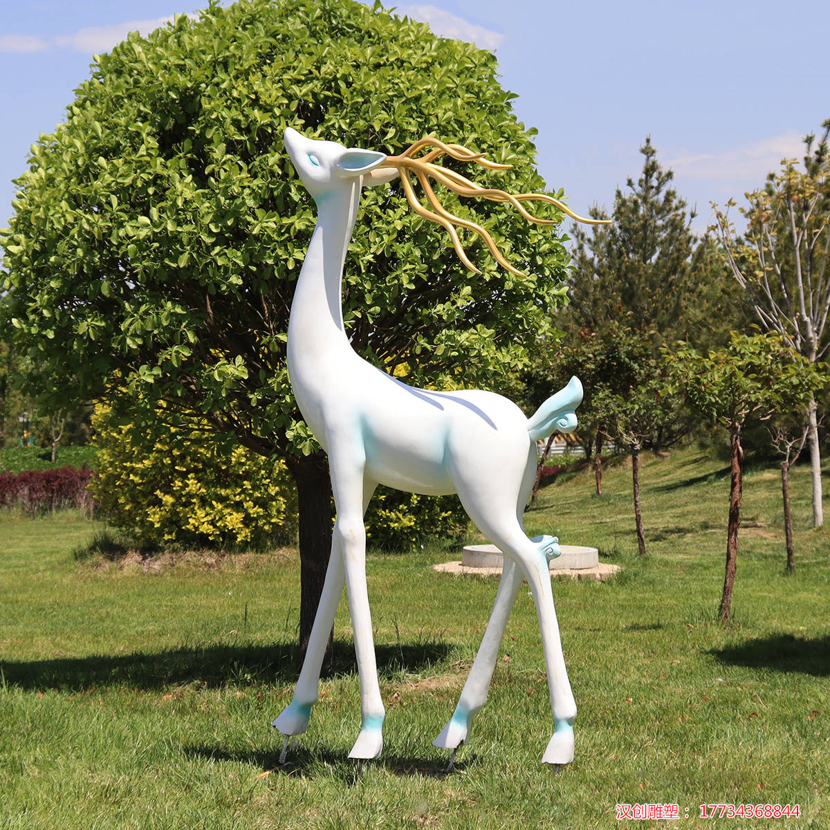 玻璃钢动物吉祥鹿雕塑 景观美陈小品草坪摆件