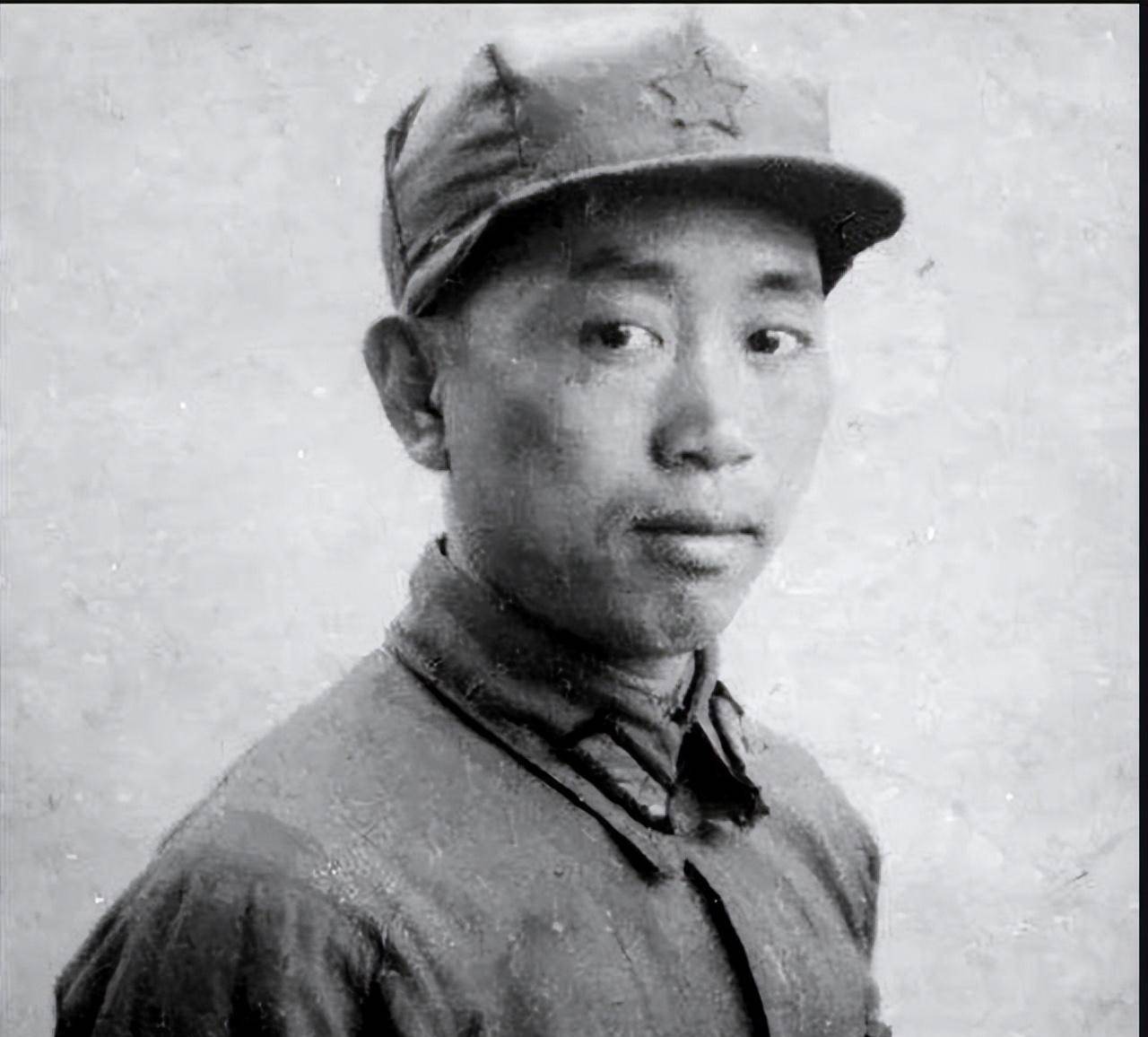 刘亚楼挑选航校参谋长,无人报名,二野师长举手:我愿意当