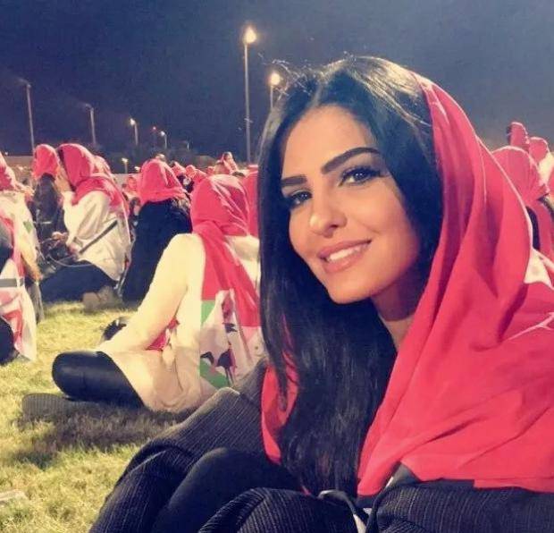 不穿黑袍不遮面的沙特前王妃,与王子离婚后再嫁亿万富豪_瓦利德_女性