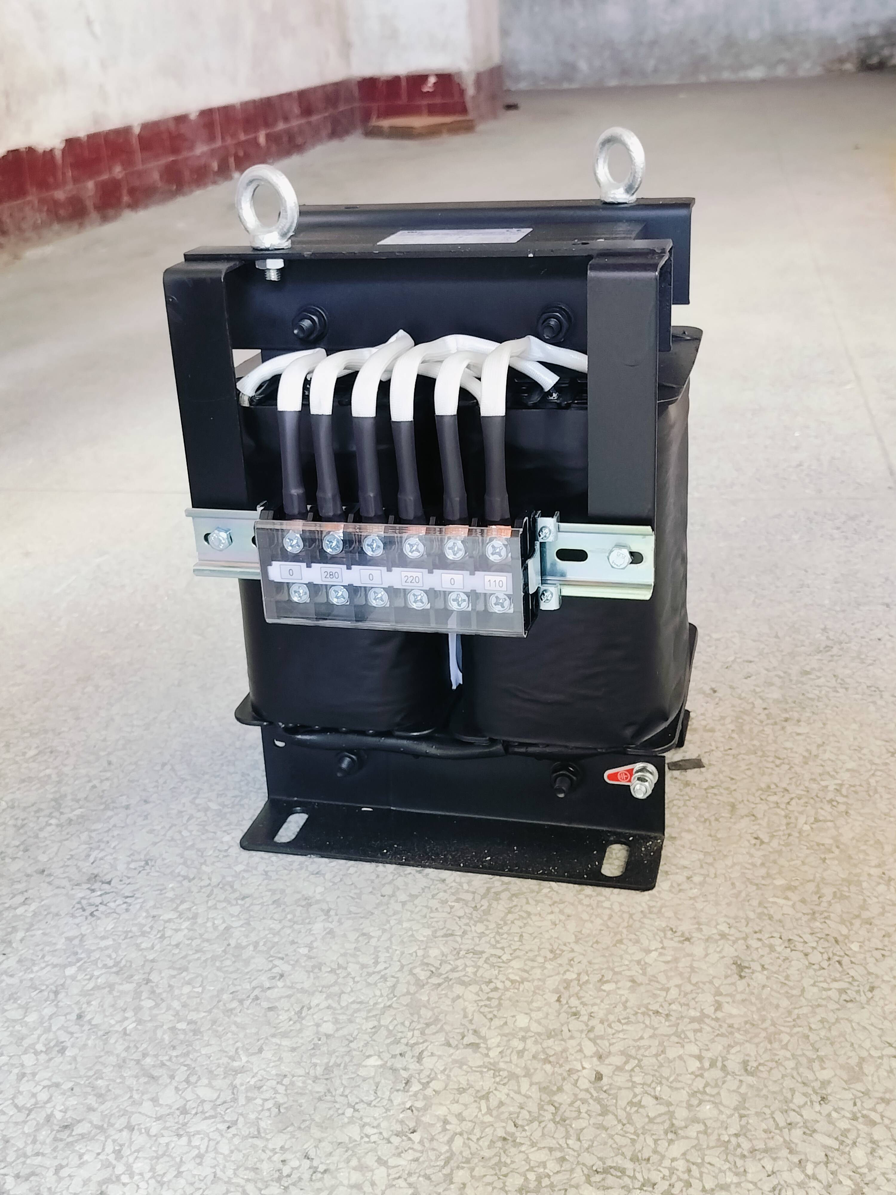 成都矿箱出口美国ul变压器277v变220v 卓尔凡电源