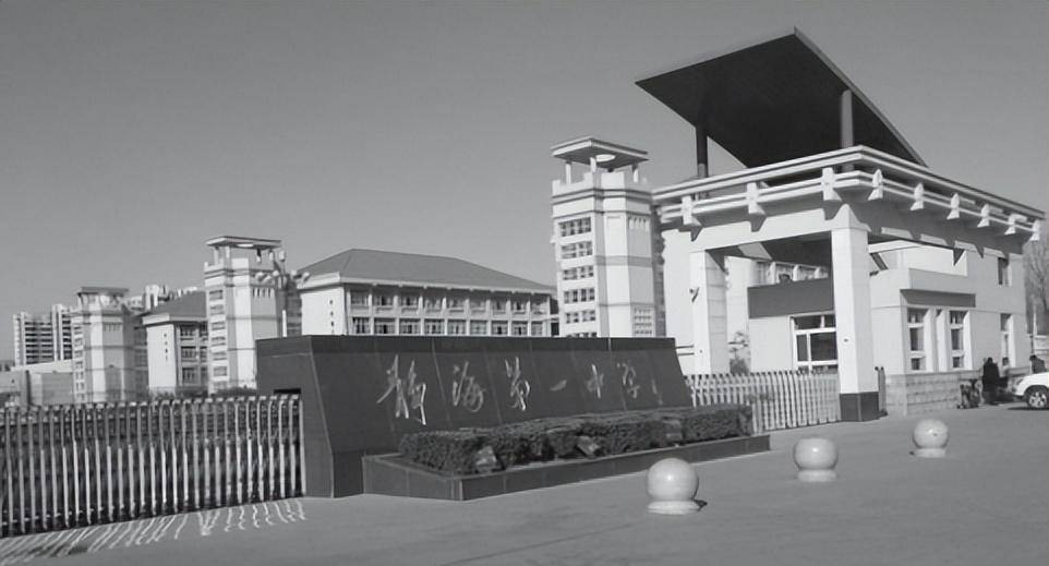 1998年,天津市女高中生为爱殉情,因害怕孤独,拉上舍友一起陪葬