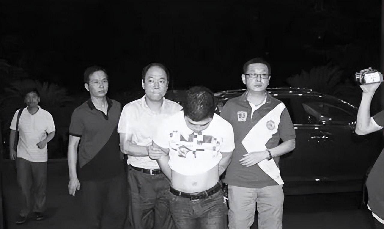 于是,警方便进一步扩大搜查范围,最终将视线锁定到了汉川一带.