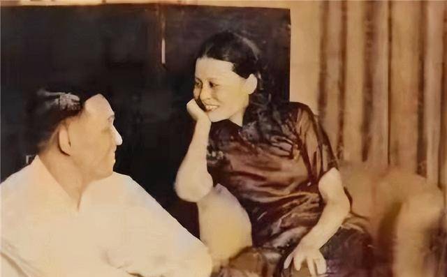 民国名伶黎明晖:19岁被王子追求,1年花完7千万,45岁沦为保育员_黎锦晖