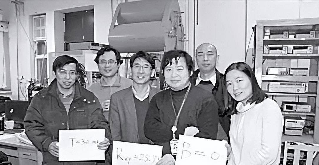 从教材"丑"插画到清华美院,你们该好好看看这位清华的副校长