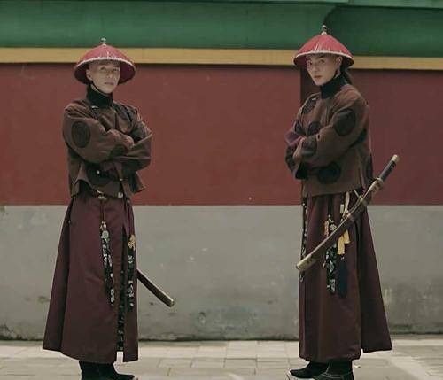 侍卫救了乾隆,乾隆问他要何赏赐?侍卫:就赏我一个胖宫女吧