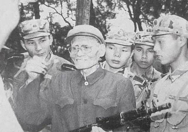 1994年,狼牙山幸存老兵发现勋章丢失,4年后他亲手将儿子送监狱