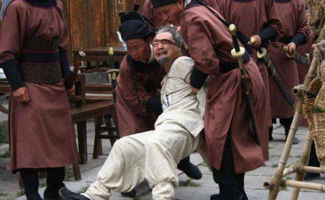 南朝时期,幕府文士与诸王的关系亲密,使其卷入到政治斗争中