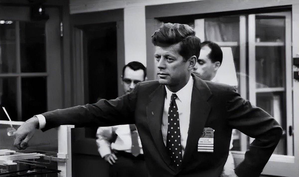 旧案:美国前总统肯尼迪遇刺再起疑云,副总统约翰逊是幕后真凶?