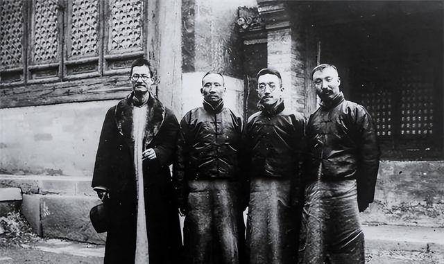 多人中途退出,陈独秀却坚定地表示:这件事非做不可!