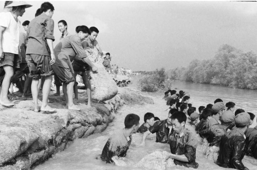 史上最惨水库垮坝悲剧,1975河南发生特大洪灾,造成2.6万人遇难