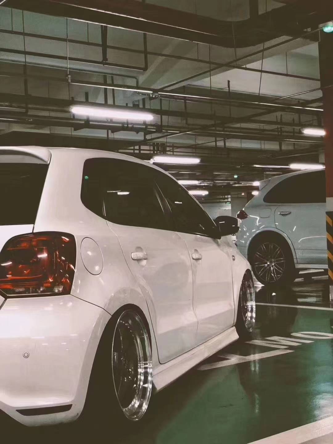 神奇小子低趴风格 大众polo改装airbft气动避震