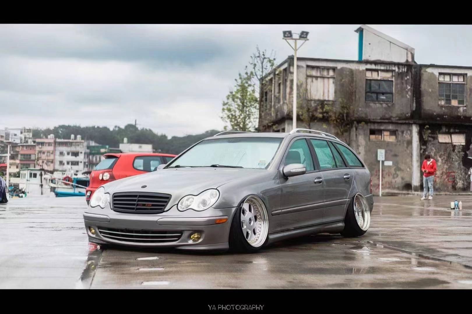 四眼头灯奔驰c级w203改装airbft气动避震低趴姿态