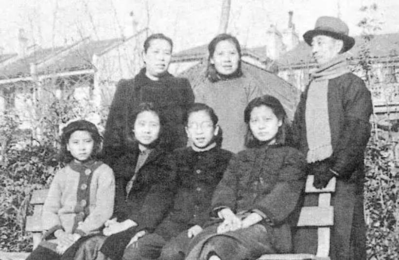 "鲁迅的三弟"周建人96岁去世,留下7个子女,如今现状如何?