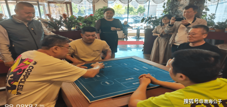 大连首届"半岛杯"掼蛋比赛启幕