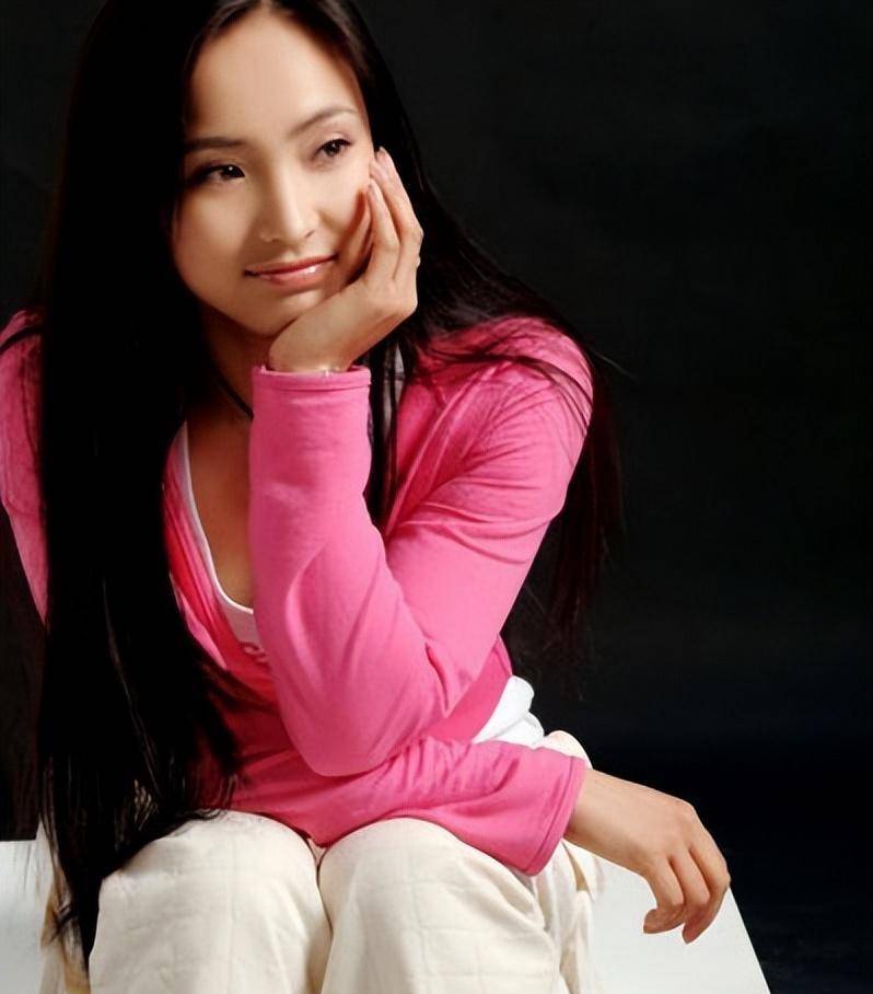 白静:24岁爆红,29岁和丈夫共同身亡,母亲为争遗产到处奔走